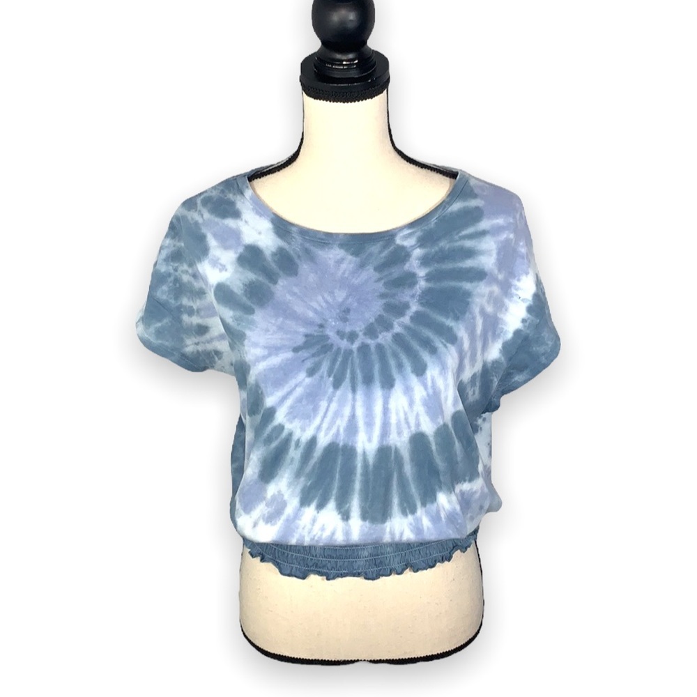 Blue Rain Blue Tie Dye Short Sleeve Crop Top size Medium